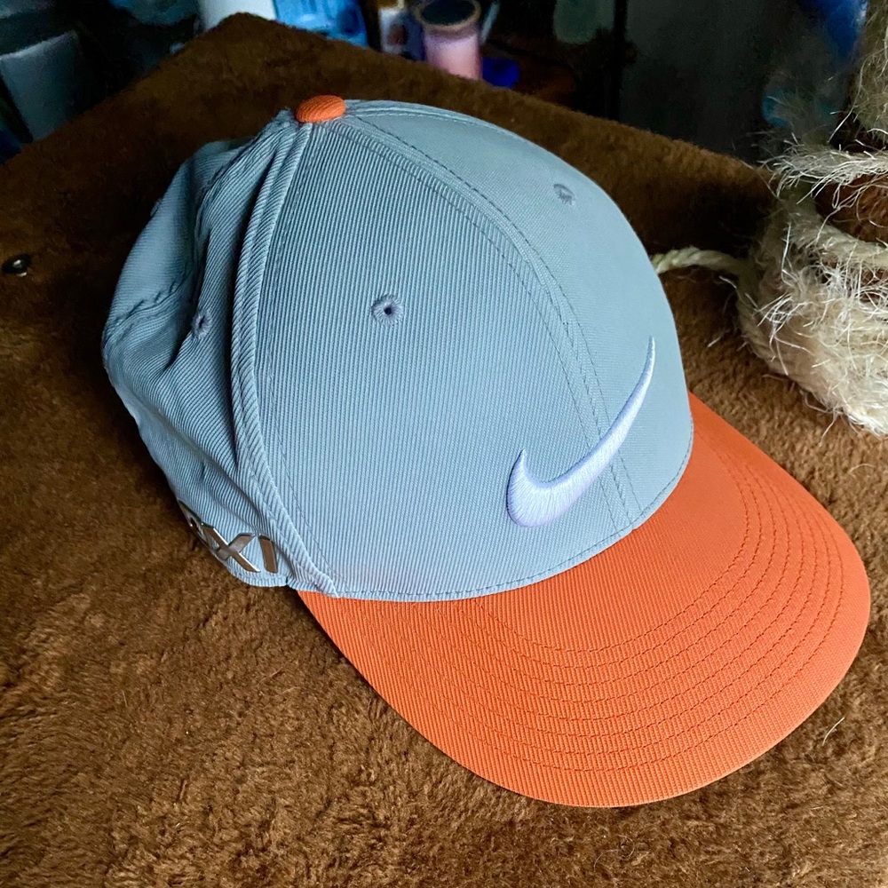 Super Nice Nike Golf 20XI VRS Hat!